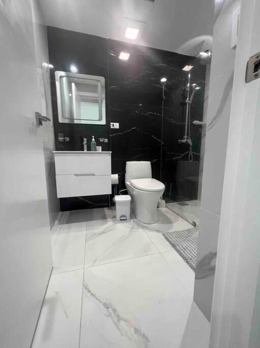 Bueno Paradise Condo In Marbella ฆวนโดลีโอ ภายนอก รูปภาพ